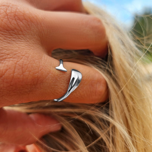 Adjustable sterling silver “Maui” SUP paddleboard ring with platinum plating and soft pouch water-ready and elegantly designed for paddleboard lovers.